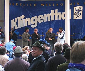 Die offizielle Eröffnung durch den Bürgermeister und den Landrat